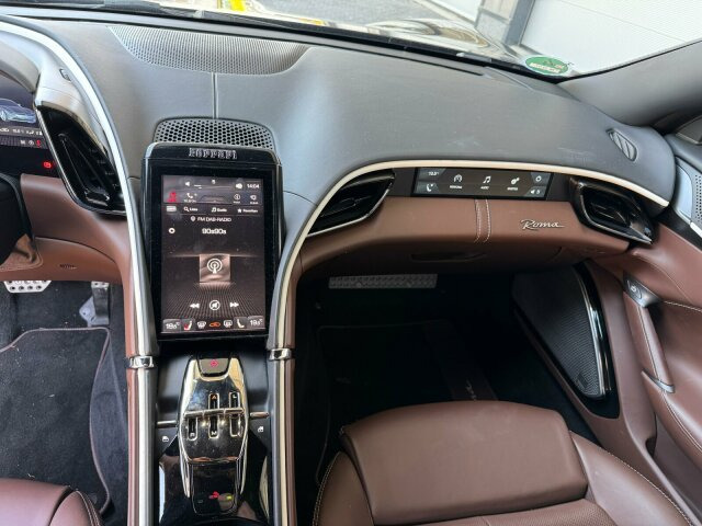 Ferrari Roma Coupe Schwarz - Coupé: foto 4 Ferrari Roma Coupe Schwarz - Coupé: foto 4