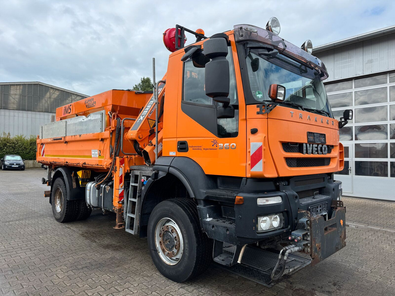 Iveco TRAKKER Kipper Kran TEREX 85.2 Winterdienst - Camión grúa: foto 1 Iveco TRAKKER Kipper Kran TEREX 85.2 Winterdienst - Camión grúa: foto 1