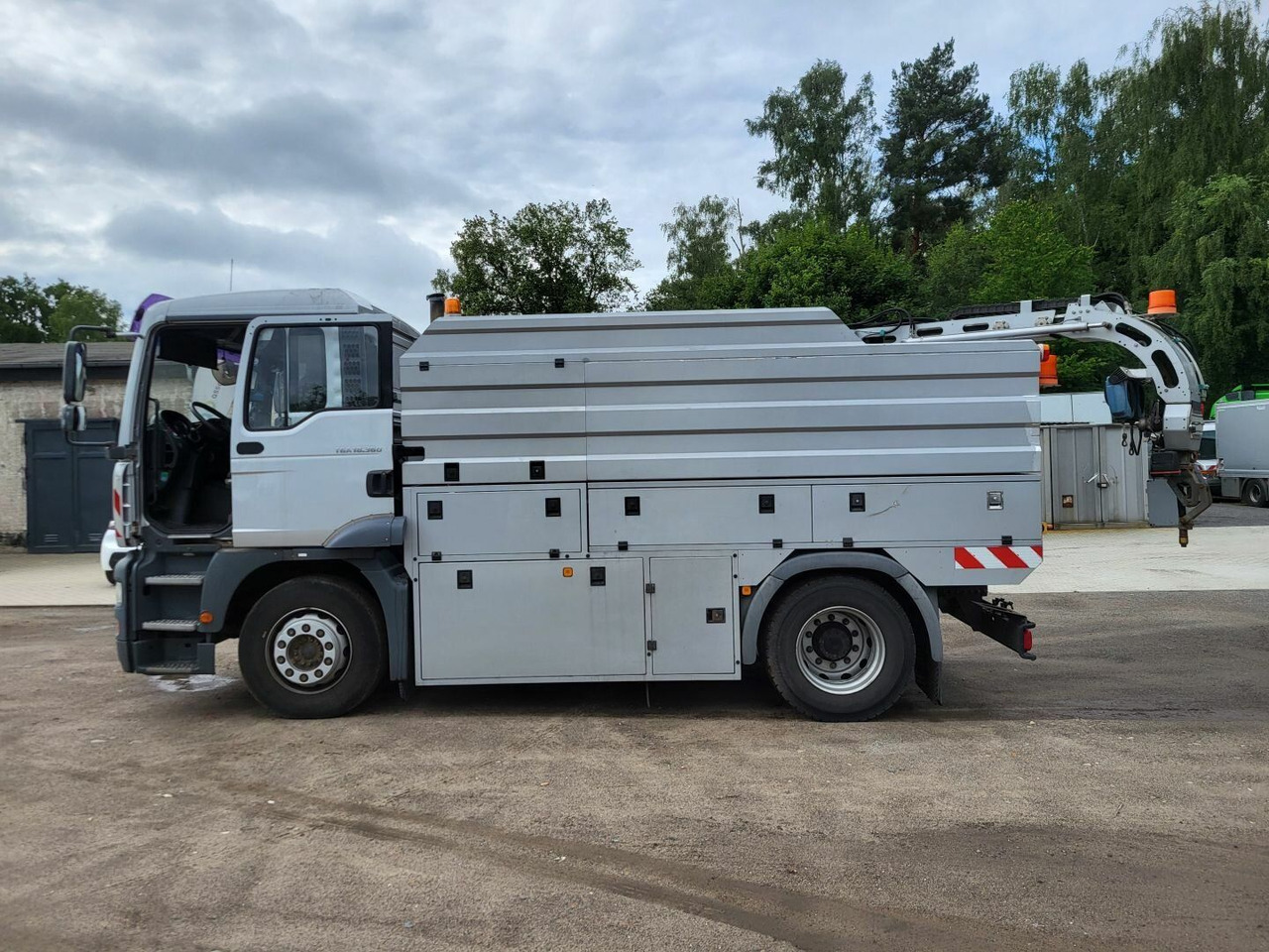 MAN TGA 18.360 4x2 HD-Kanalreiniger ASSMANN 6500 L - Limpieza de alcantarillado: foto 4 MAN TGA 18.360 4x2 HD-Kanalreiniger ASSMANN 6500 L - Limpieza de alcantarillado: foto 4