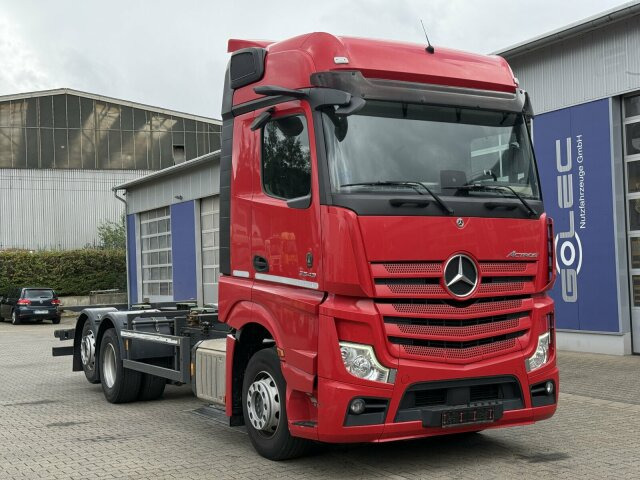 Mercedes-Benz ACTROS 2543 6x2 Wechselaufbau BDF AHK 2 Betten - Camión portacontenedore/ Intercambiable: foto 1 Mercedes-Benz ACTROS 2543 6x2 Wechselaufbau BDF AHK 2 Betten - Camión portacontenedore/ Intercambiable: foto 1