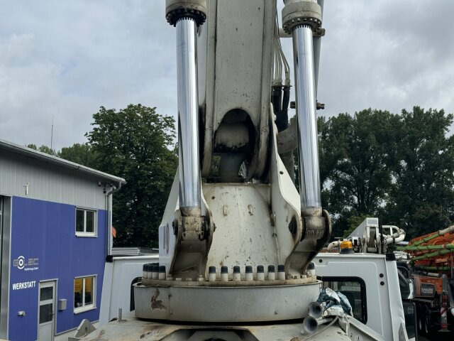 Mercedes-Benz ACTROS 3240 8x4 Betonpumpe PUTZMEISTER BSF 42 M - Bomba de hormigón: foto 2 Mercedes-Benz ACTROS 3240 8x4 Betonpumpe PUTZMEISTER BSF 42 M - Bomba de hormigón: foto 2