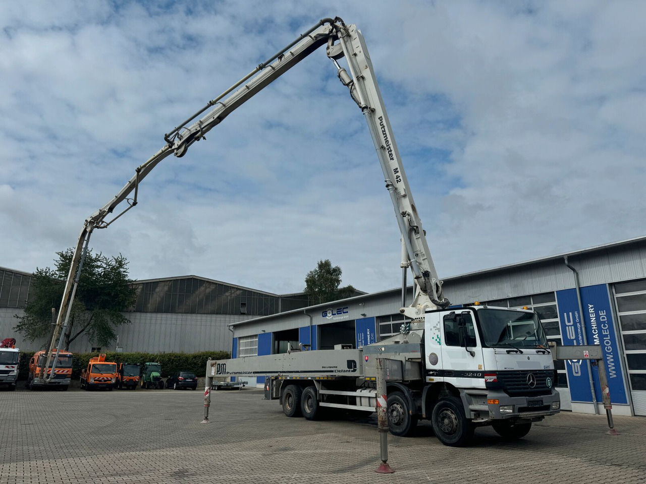 Mercedes-Benz ACTROS 3240 8x4 Betonpumpe PUTZMEISTER BSF 42 M - Bomba de hormigón: foto 2 Mercedes-Benz ACTROS 3240 8x4 Betonpumpe PUTZMEISTER BSF 42 M - Bomba de hormigón: foto 2