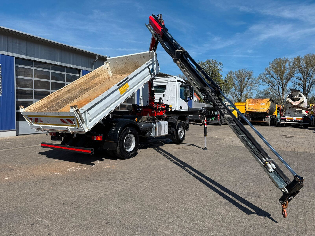 Leasing de  Mercedes-Benz AROCS 1832 4x2 Euro 6 Kipper Kran FASSI F120FB Mercedes-Benz AROCS 1832 4x2 Euro 6 Kipper Kran FASSI F120FB: foto 7
