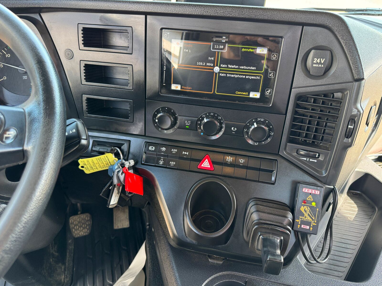 Leasing de  Mercedes-Benz AROCS 1832 4x2 Euro 6 Kipper Kran FASSI F120FB Mercedes-Benz AROCS 1832 4x2 Euro 6 Kipper Kran FASSI F120FB: foto 24