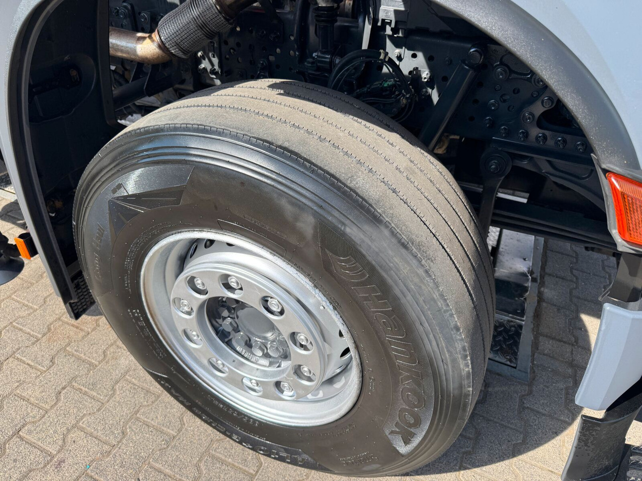 Leasing de  Mercedes-Benz AROCS 1832 4x2 Euro 6 Kipper Kran FASSI F120FB Mercedes-Benz AROCS 1832 4x2 Euro 6 Kipper Kran FASSI F120FB: foto 30