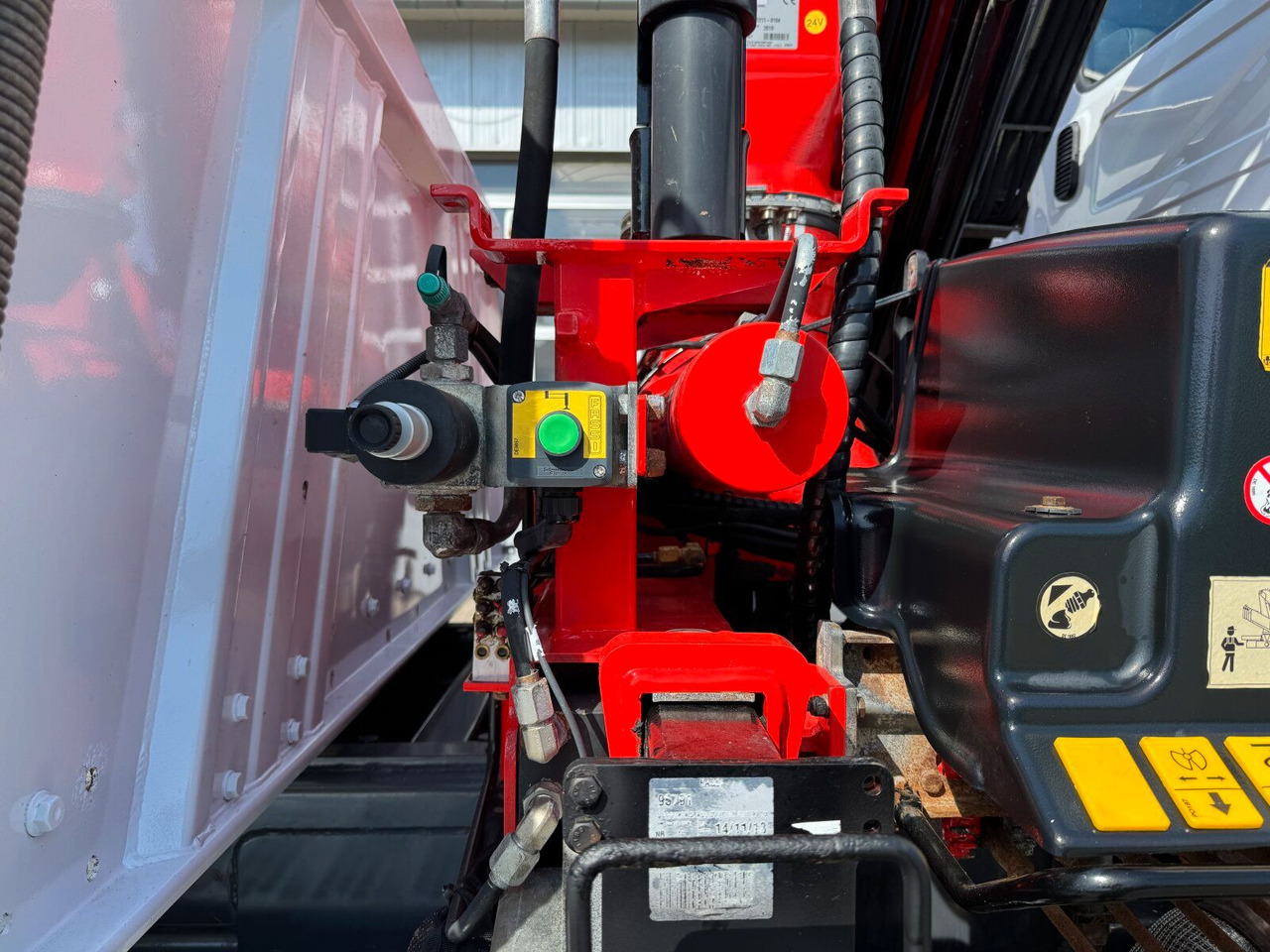 Leasing de  Mercedes-Benz AROCS 1832 4x2 Euro 6 Kipper Kran FASSI F120FB Mercedes-Benz AROCS 1832 4x2 Euro 6 Kipper Kran FASSI F120FB: foto 16