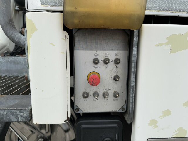 Mercedes-Benz AROCS 2840 6x4 Betonp. Putzmeister BSF36-4.16HLS - Bomba de hormigón: foto 5 Mercedes-Benz AROCS 2840 6x4 Betonp. Putzmeister BSF36-4.16HLS - Bomba de hormigón: foto 5