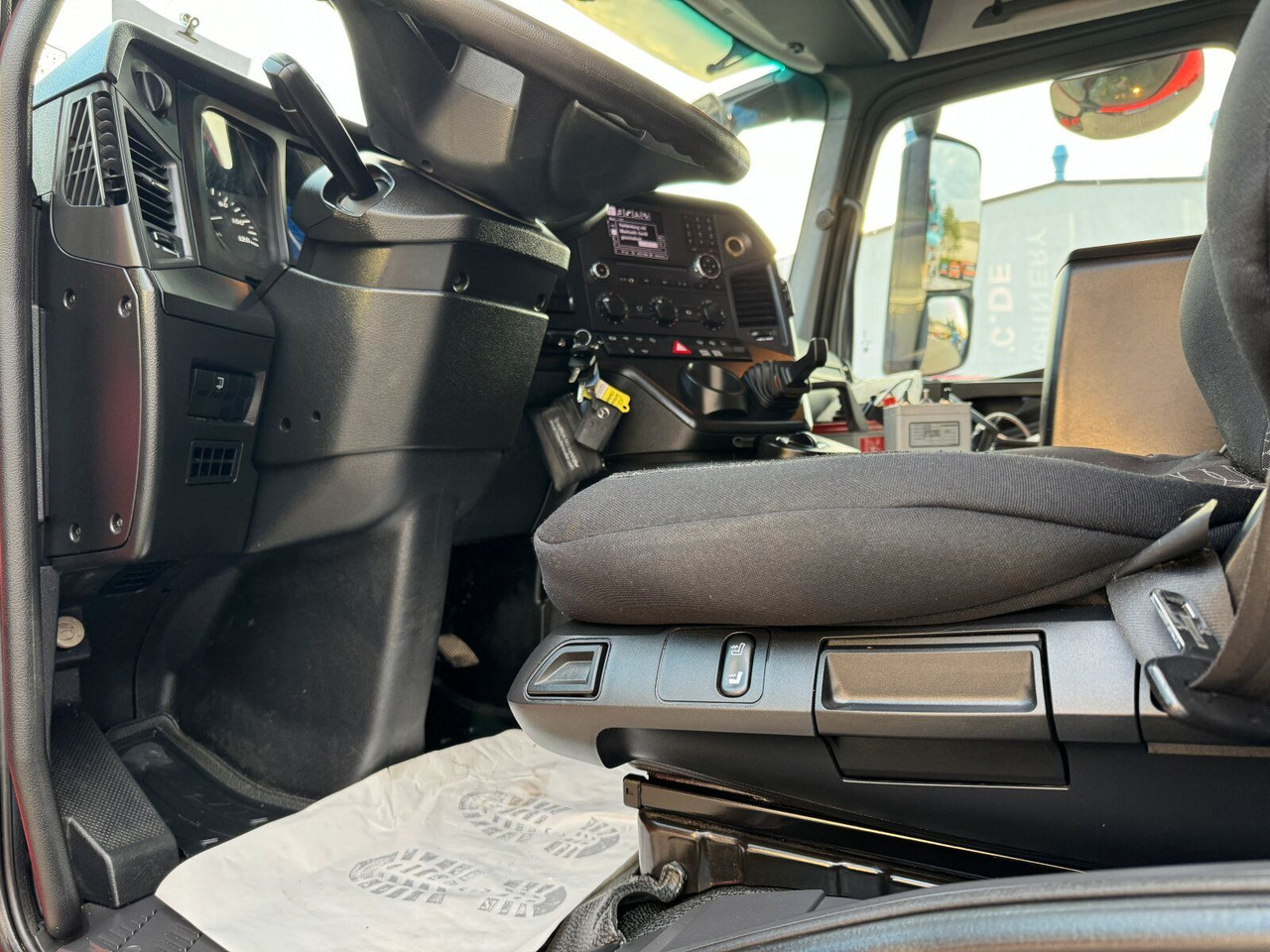 Bomba de hormigón Mercedes-Benz AROCS 3243 8x4 Euro 6 Pumi Putzmeister TMM 24-3: foto 18