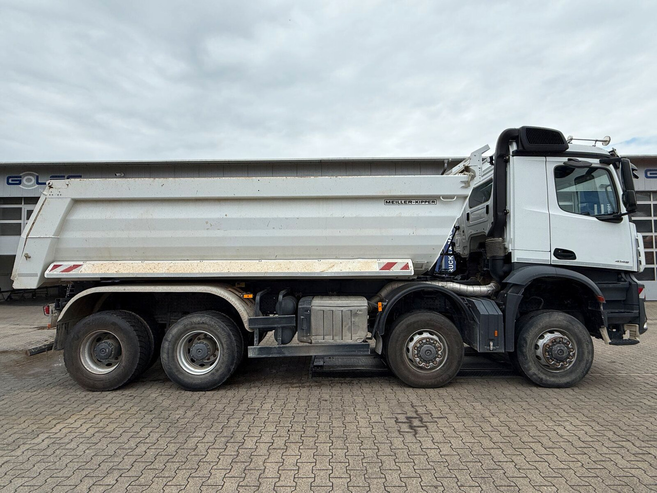Mercedes-Benz AROCS 4145 8x8 Meiller Muldenkipper - Camión volquete: foto 3 Mercedes-Benz AROCS 4145 8x8 Meiller Muldenkipper - Camión volquete: foto 3