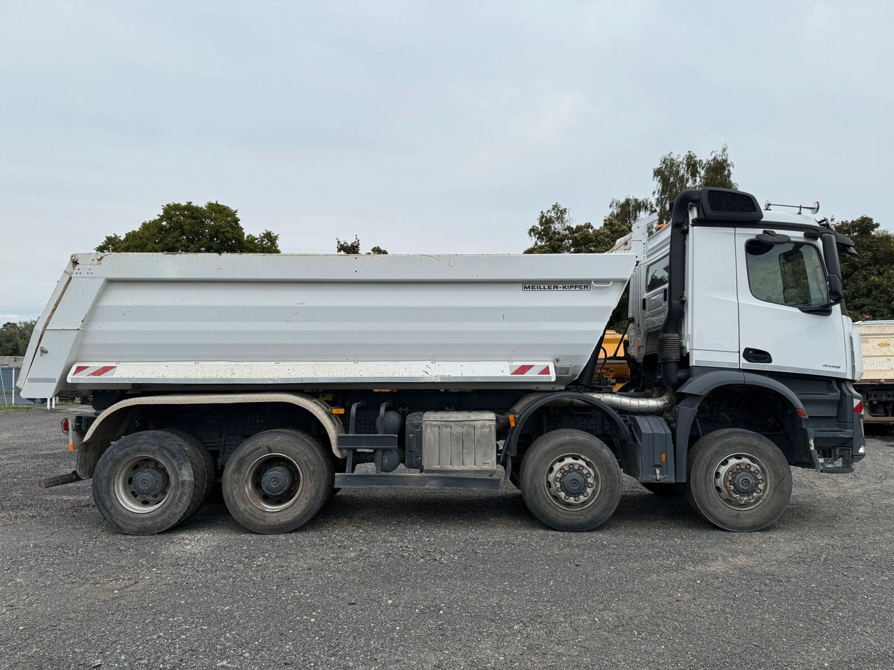 Mercedes-Benz AROCS 4145 8x8 Meiller Muldenkipper - Camión volquete: foto 3 Mercedes-Benz AROCS 4145 8x8 Meiller Muldenkipper - Camión volquete: foto 3