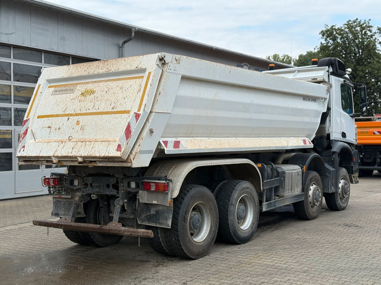Mercedes-Benz AROCS 4145 8x8 Meiller Muldenkipper - Camión volquete: foto 5 Mercedes-Benz AROCS 4145 8x8 Meiller Muldenkipper - Camión volquete: foto 5
