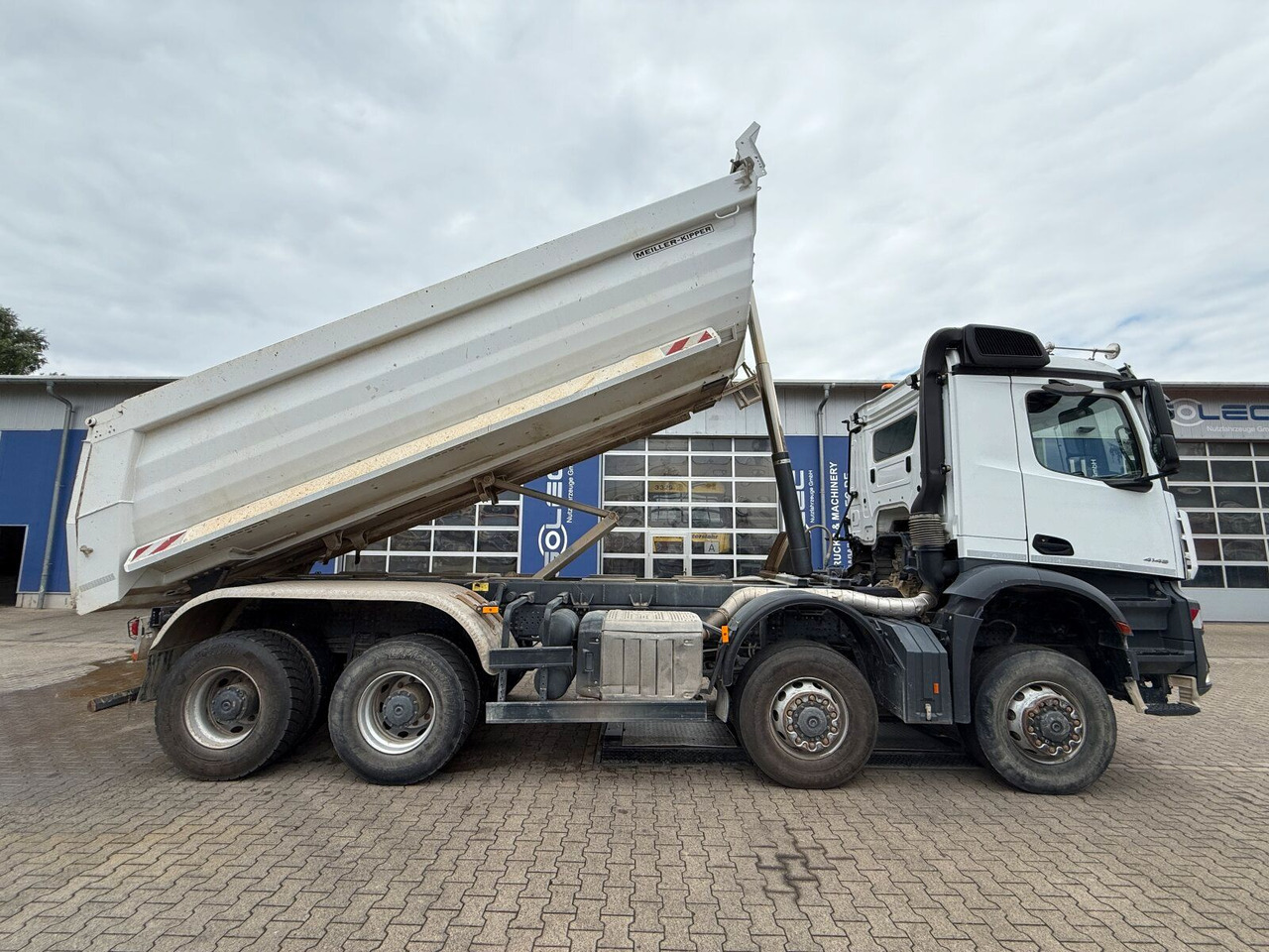 Mercedes-Benz AROCS 4145 8x8 Meiller Muldenkipper - Camión volquete: foto 4 Mercedes-Benz AROCS 4145 8x8 Meiller Muldenkipper - Camión volquete: foto 4