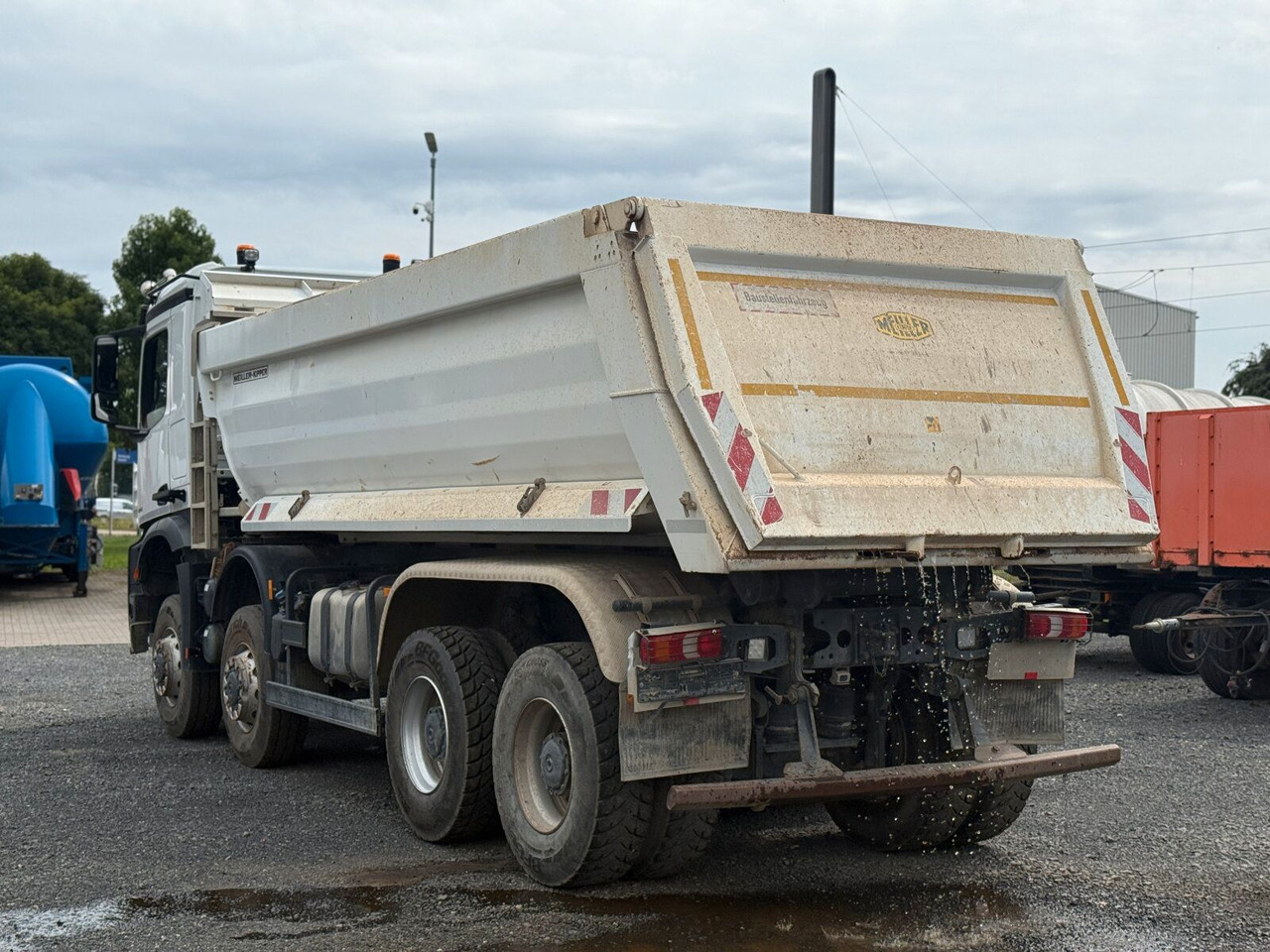 Mercedes-Benz AROCS 4145 8x8 Meiller Muldenkipper - Camión volquete: foto 5 Mercedes-Benz AROCS 4145 8x8 Meiller Muldenkipper - Camión volquete: foto 5