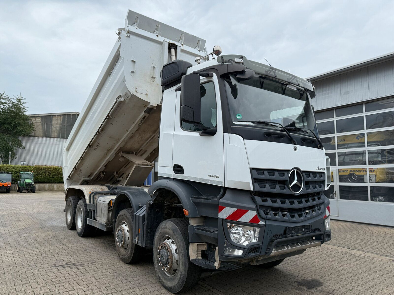 Mercedes-Benz AROCS 4145 8x8 Meiller Muldenkipper - Camión volquete: foto 2 Mercedes-Benz AROCS 4145 8x8 Meiller Muldenkipper - Camión volquete: foto 2