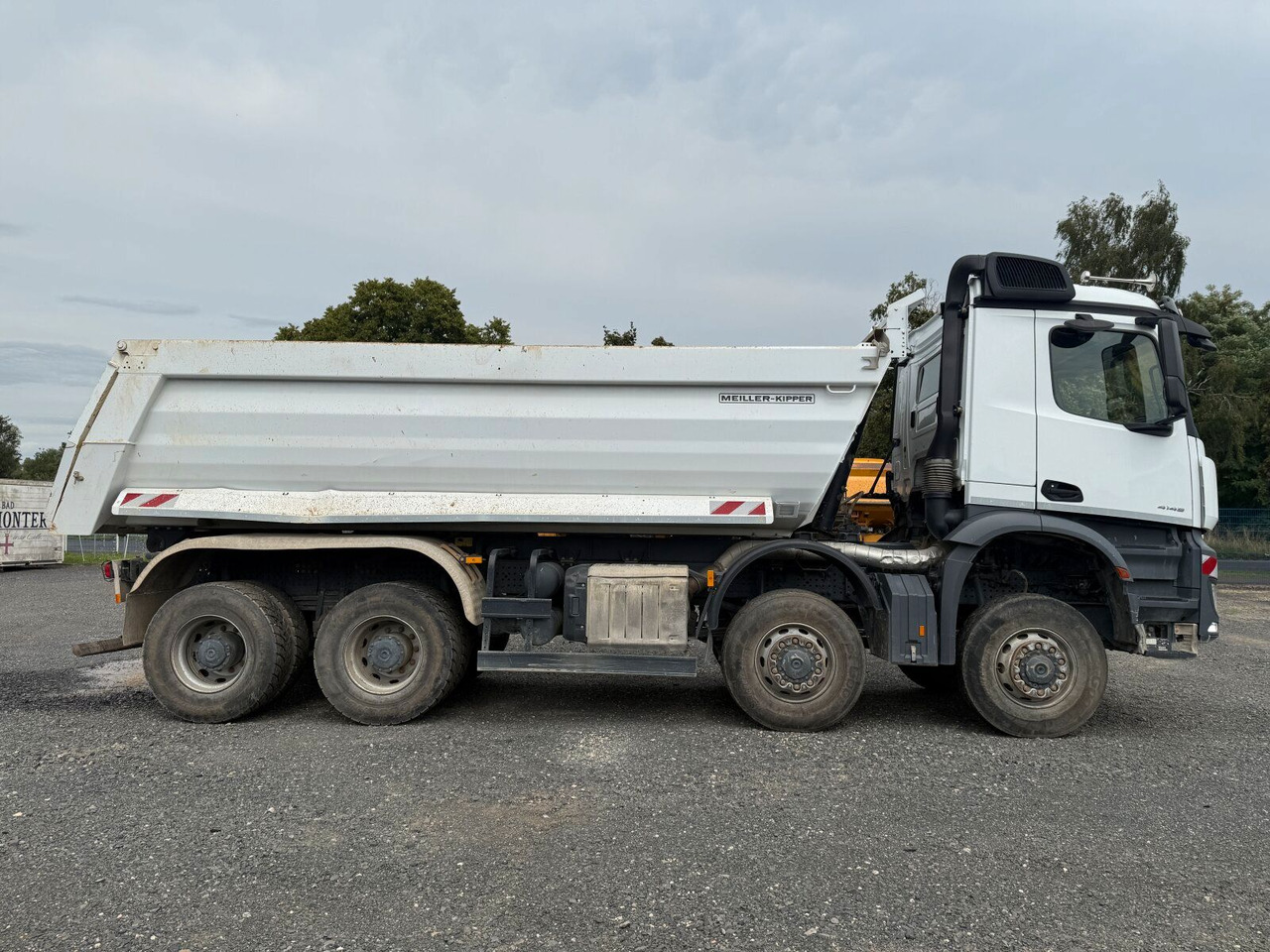 Mercedes-Benz AROCS 4145 8x8 Meiller Muldenkipper - Camión volquete: foto 3 Mercedes-Benz AROCS 4145 8x8 Meiller Muldenkipper - Camión volquete: foto 3
