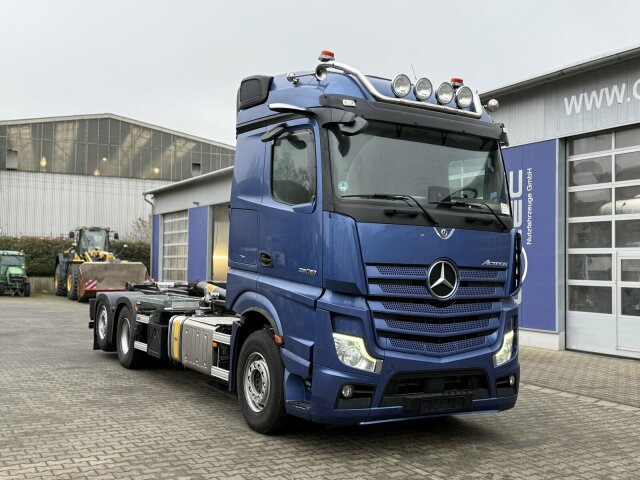 Mercedes-Benz Actros 2563 6x2 Euro 6 Abrollkipper Hyva 20-57-S - Camión chasis: foto 1 Mercedes-Benz Actros 2563 6x2 Euro 6 Abrollkipper Hyva 20-57-S - Camión chasis: foto 1