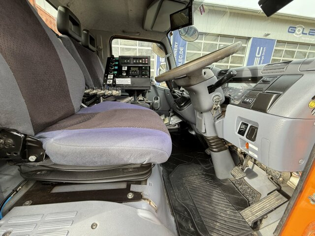 Barredora vial Mitsubishi Canter FUSO Kehrmaschine BROCK SL140 4 m³: foto 13