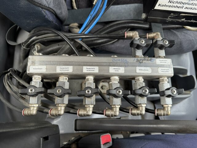 Barredora vial Mitsubishi Canter FUSO Kehrmaschine BROCK SL140 4 m³: foto 6