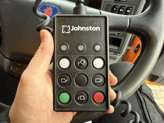 Scania P230 Kehrmaschine Johnston VT605- 6 M³ - Barredora vial: foto 5 Scania P230 Kehrmaschine Johnston VT605- 6 M³ - Barredora vial: foto 5