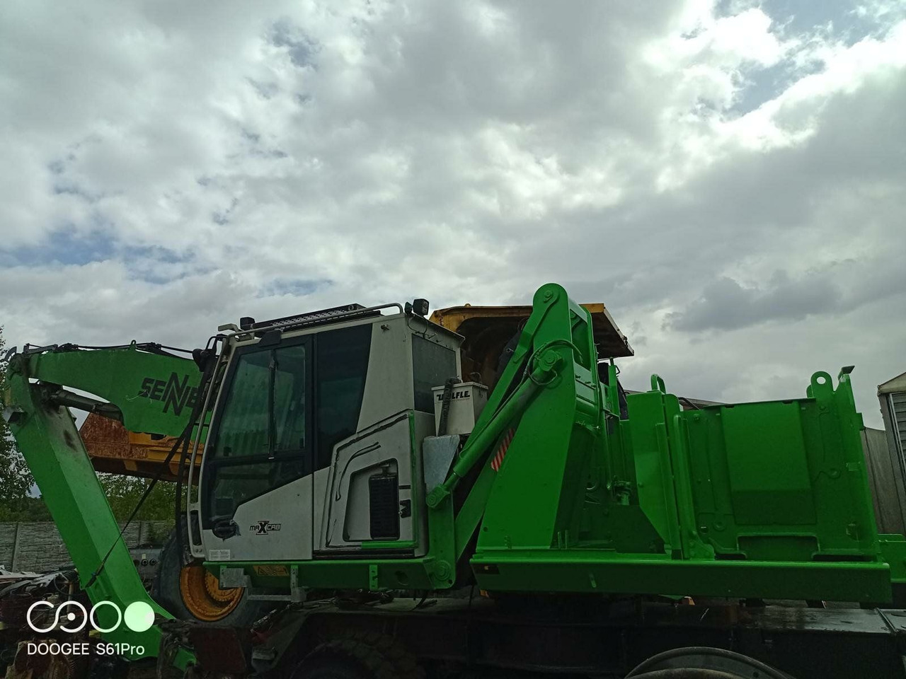 Sennebogen 818-E Umschlagbagger - 83 Ton - mit Greifer - Excavadora de ruedas: foto 2 Sennebogen 818-E Umschlagbagger - 83 Ton - mit Greifer - Excavadora de ruedas: foto 2