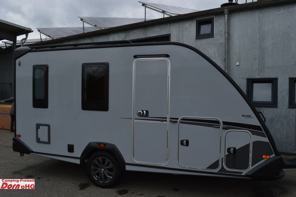 Knaus Sport&Fun 480 QL Black Selection Auflastung 1700 - Caravana: foto 1 Knaus Sport&Fun 480 QL Black Selection Auflastung 1700 - Caravana: foto 1