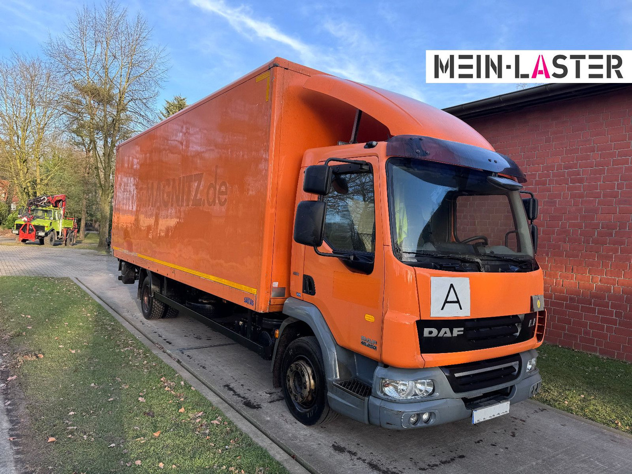DAF A45 LF 250 Ladeborwand AHK Vorrüstung - Camión caja cerrada: foto 1 DAF A45 LF 250 Ladeborwand AHK Vorrüstung - Camión caja cerrada: foto 1