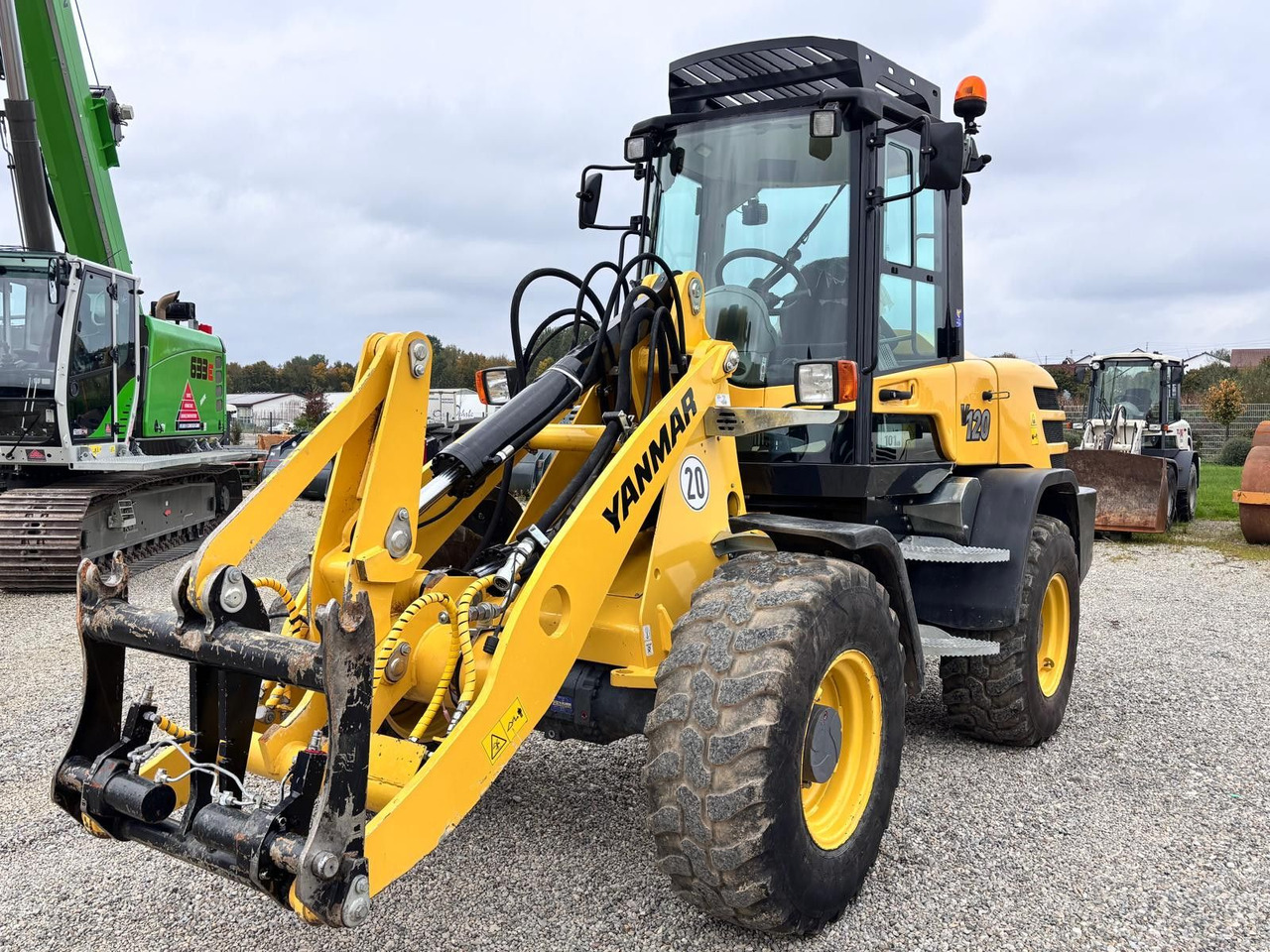 Yanmar V 120 - Cargadora de ruedas: foto 1 Yanmar V 120 - Cargadora de ruedas: foto 1