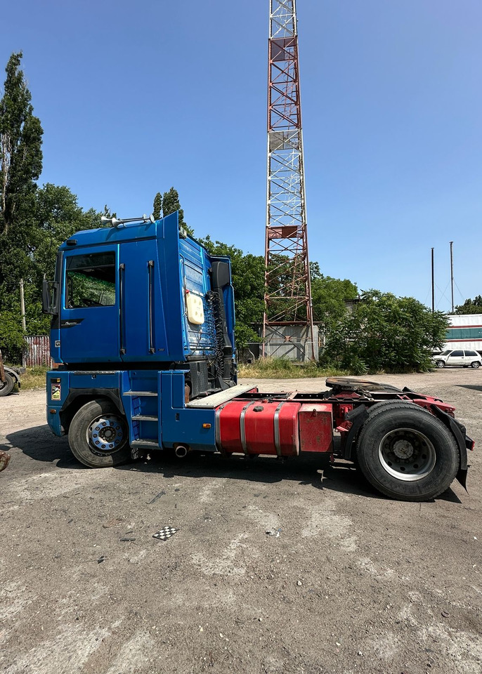 RENAULT Magnum 390 - Cabeza tractora: foto 4 RENAULT Magnum 390 - Cabeza tractora: foto 4
