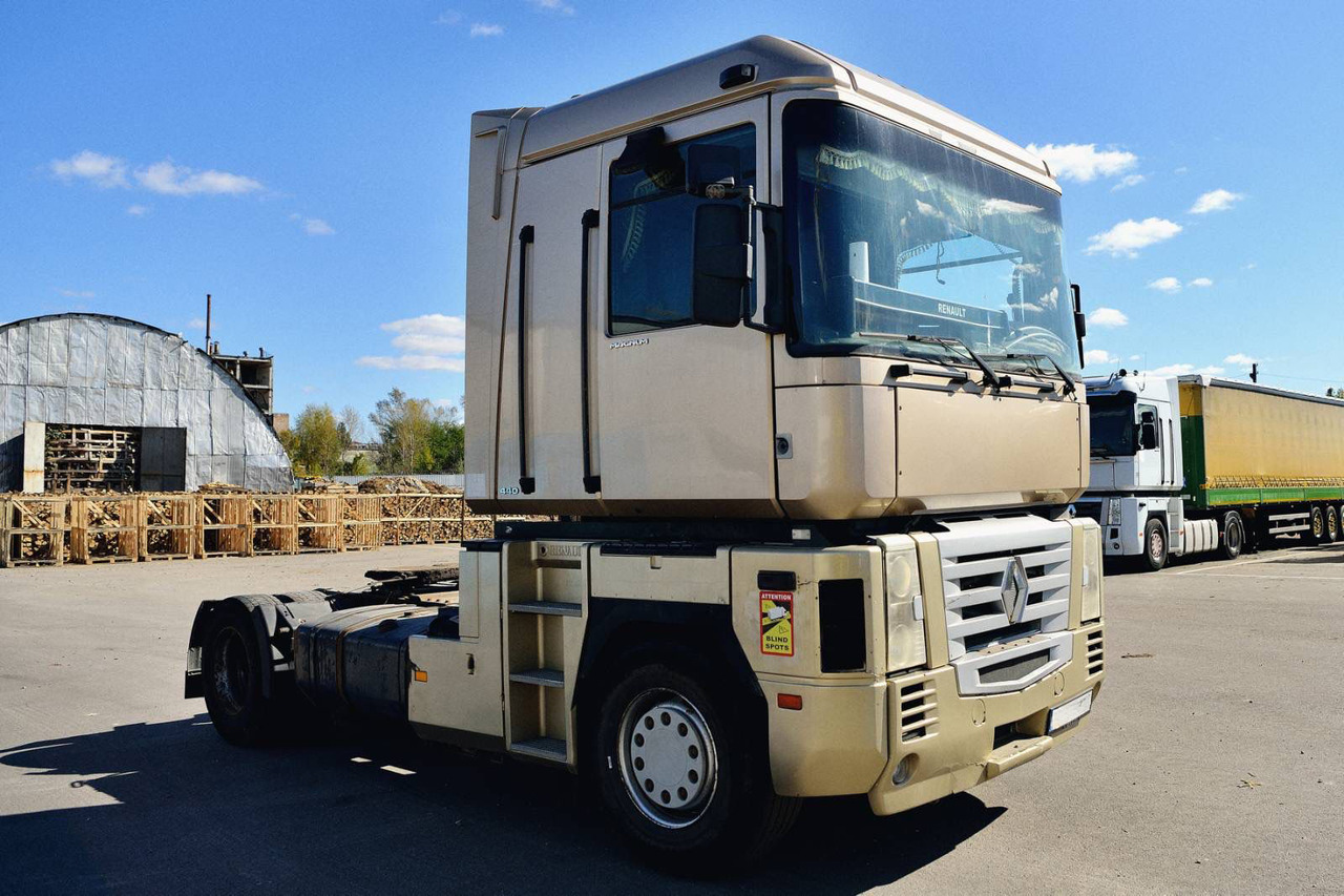 RENAULT Magnum 440 - Cabeza tractora: foto 1 RENAULT Magnum 440 - Cabeza tractora: foto 1