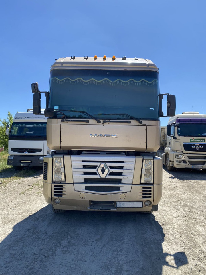 RENAULT Magnum 480 - Cabeza tractora: foto 2 RENAULT Magnum 480 - Cabeza tractora: foto 2