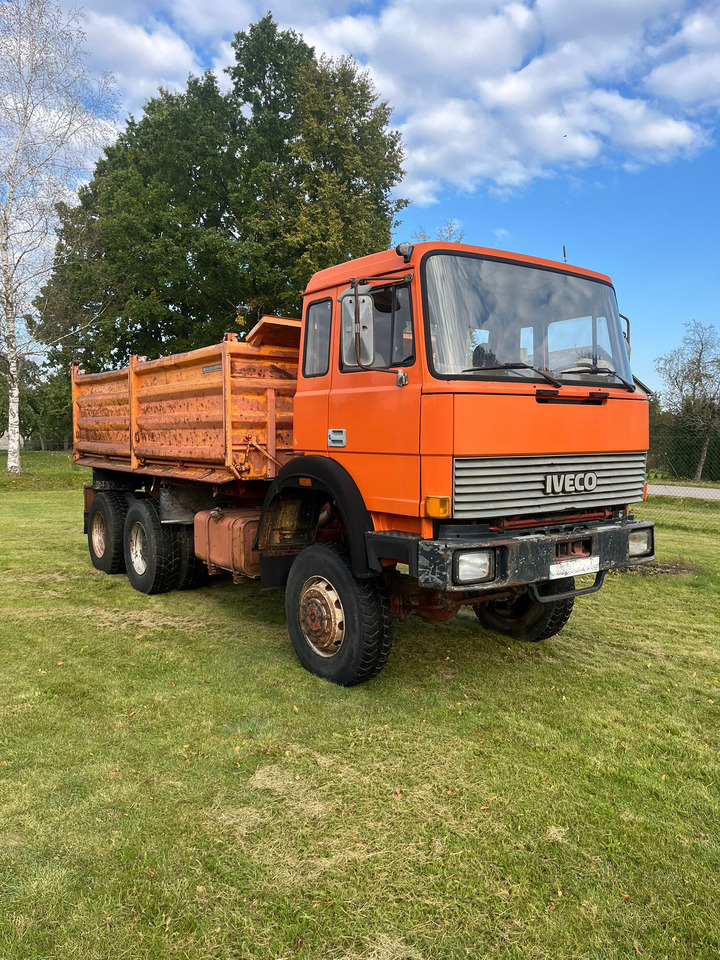 IVECO Magirus 260-30 - Camión volquete: foto 1 IVECO Magirus 260-30 - Camión volquete: foto 1