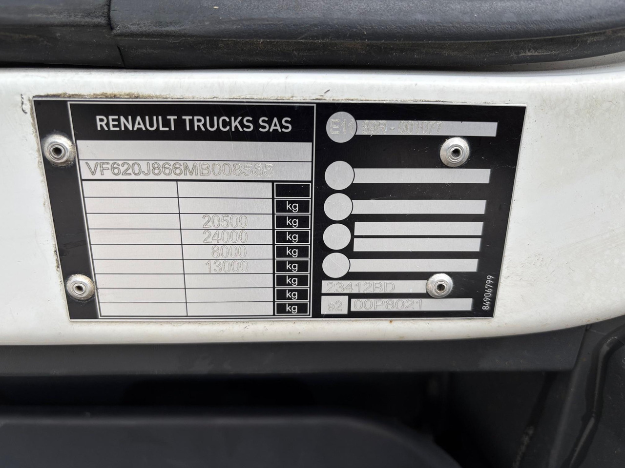 Camión caja cerrada RENAULT D WIDE 320: foto 18