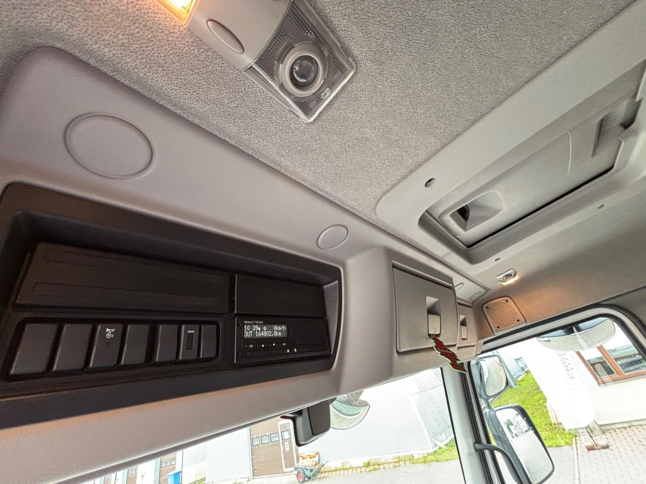 Camión caja cerrada RENAULT D WIDE 320: foto 15