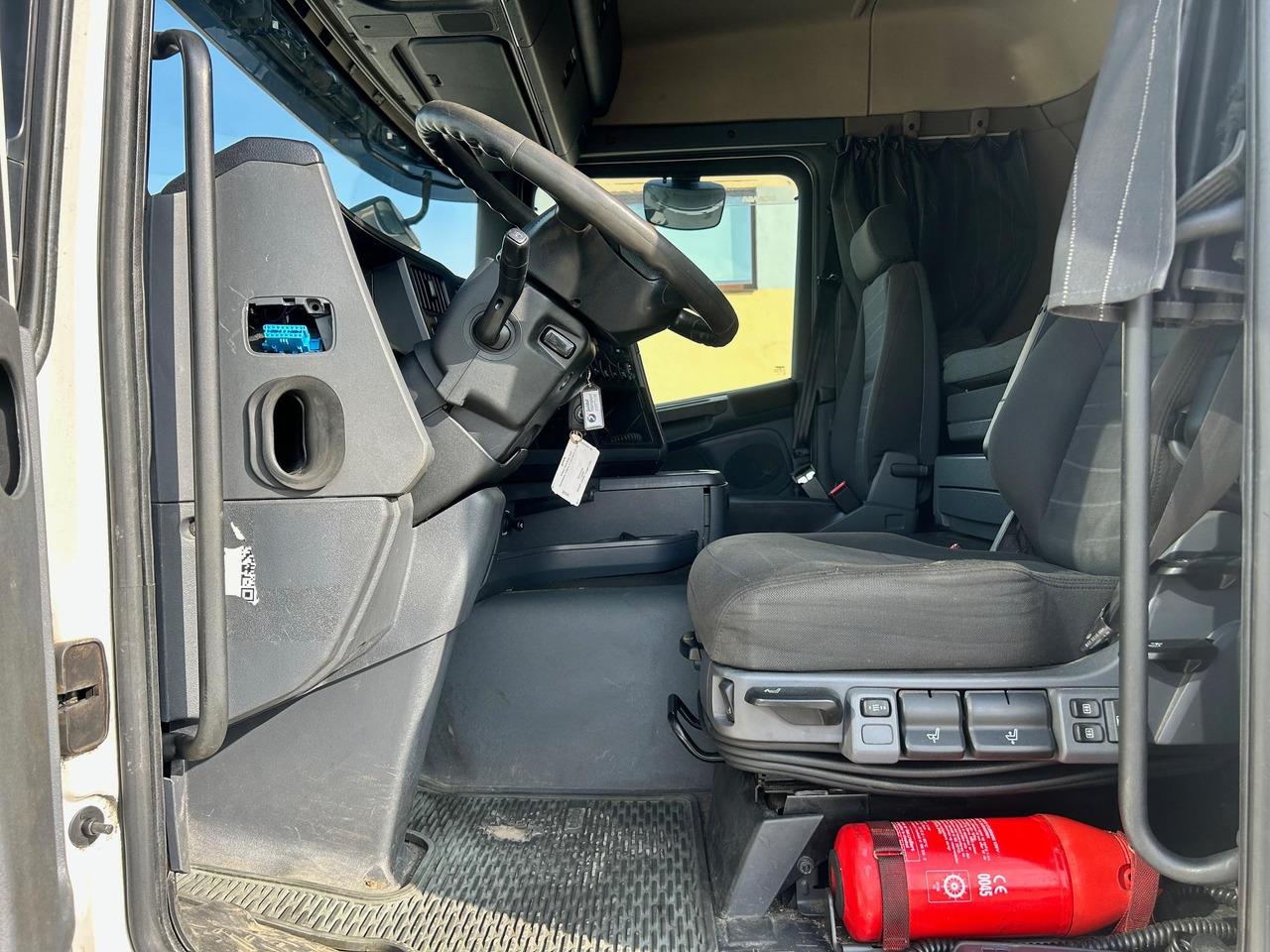Camión frigorífico SCANIA G490: foto 16