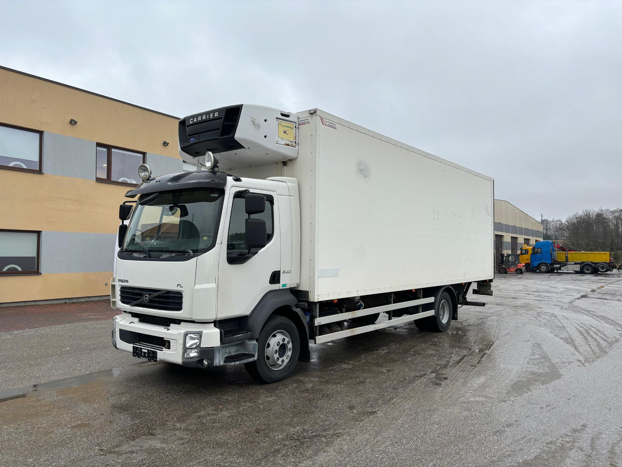 Camión frigorífico VOLVO FL 240: foto 6