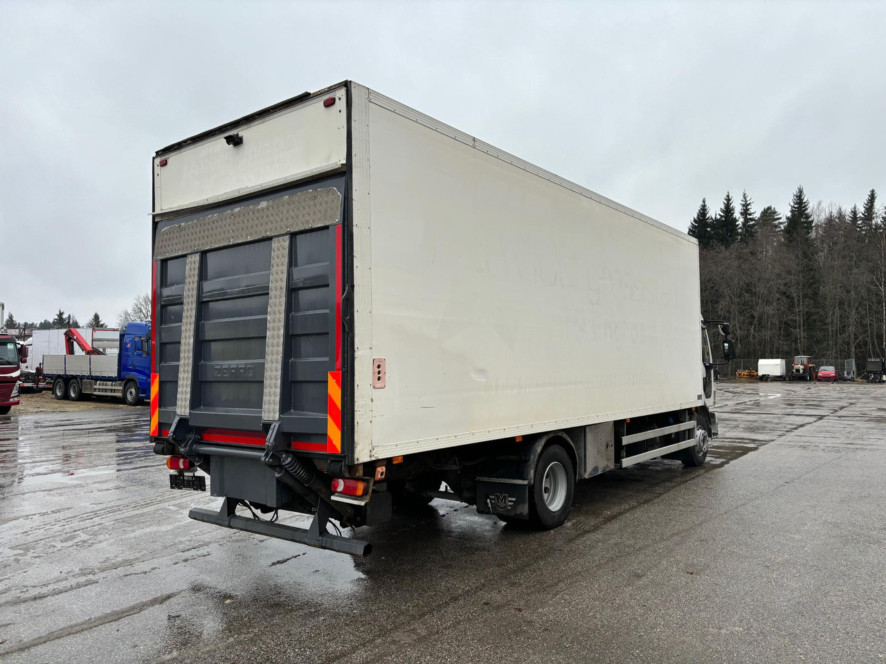 Camión frigorífico VOLVO FL 240: foto 7