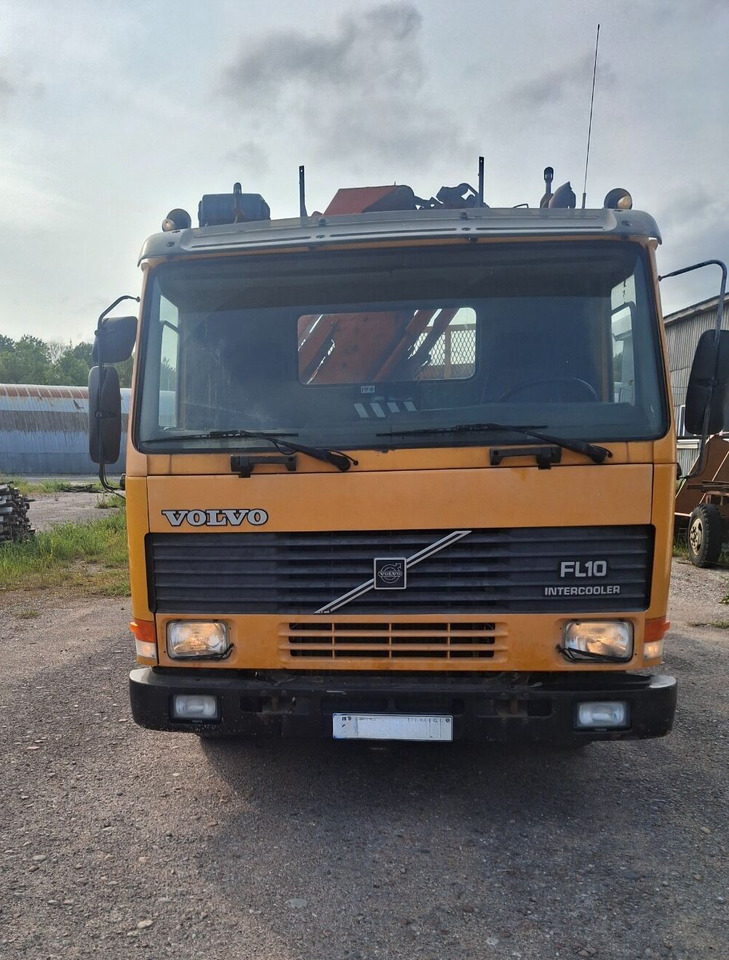 VOLVO FL10 - Camión volquete, Camión grúa: foto 2 VOLVO FL10 - Camión volquete, Camión grúa: foto 2