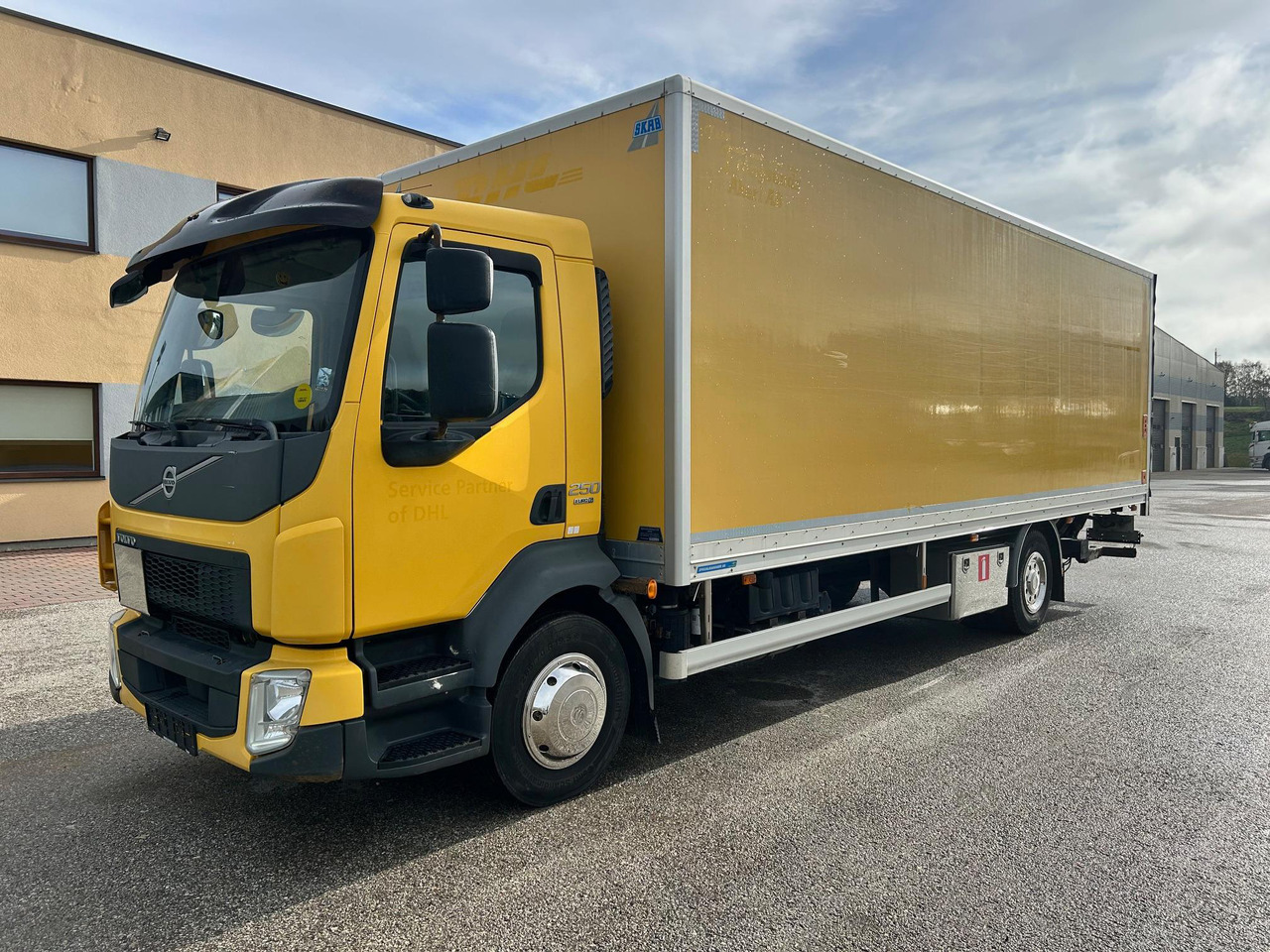 VOLVO FL250 - Camión caja cerrada: foto 3 VOLVO FL250 - Camión caja cerrada: foto 3