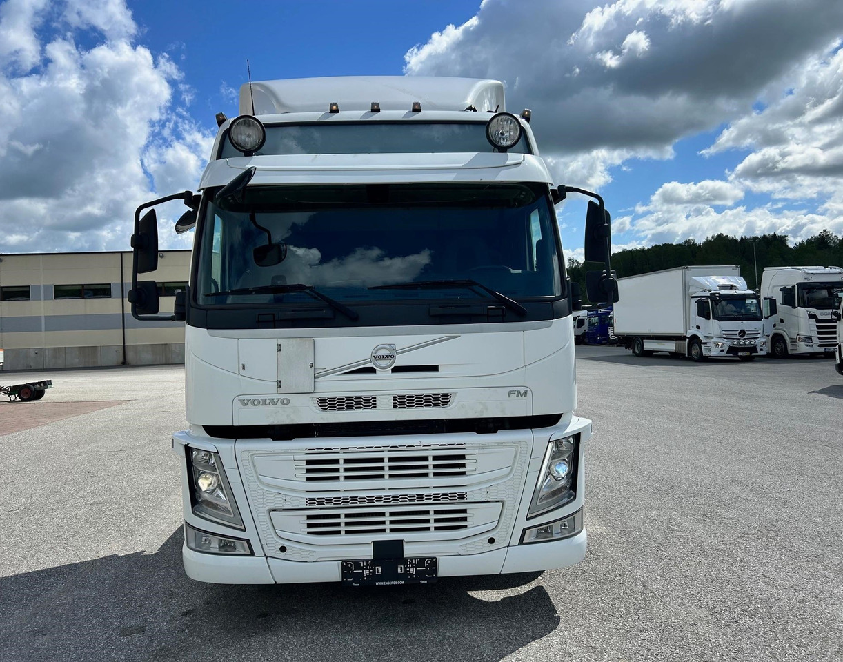 VOLVO FM330 - Camión chasis: foto 3 VOLVO FM330 - Camión chasis: foto 3