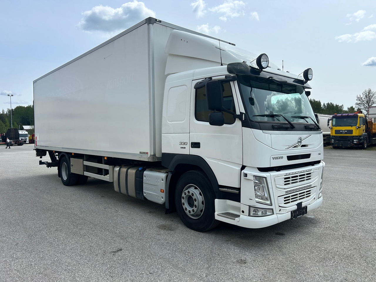 VOLVO FM330 - Camión frigorífico: foto 1 VOLVO FM330 - Camión frigorífico: foto 1