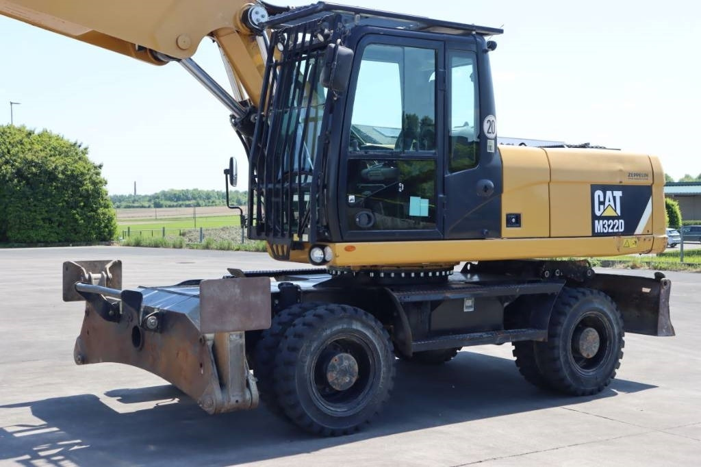 CAT M 322 D - Excavadora de ruedas: foto 2 CAT M 322 D - Excavadora de ruedas: foto 2