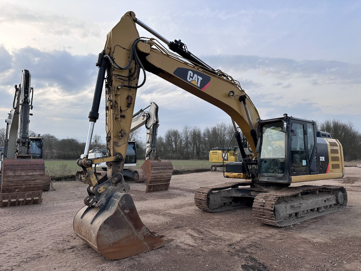 CATERPILLAR 323 EL Deutsche Maschine! Top !!! - Excavadora de cadenas: foto 1 CATERPILLAR 323 EL Deutsche Maschine! Top !!! - Excavadora de cadenas: foto 1