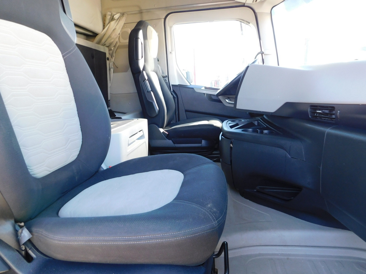 Ford F max 4x2 scab e6 12s2620 - Cabeza tractora: foto 5 Ford F max 4x2 scab e6 12s2620 - Cabeza tractora: foto 5