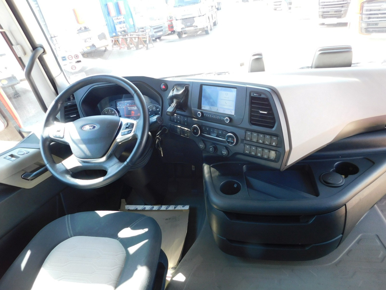 Cabeza tractora Ford F max ll 4x2 scab e6 12tx2620: foto 7 Cabeza tractora Ford F max ll 4x2 scab e6 12tx2620: foto 7