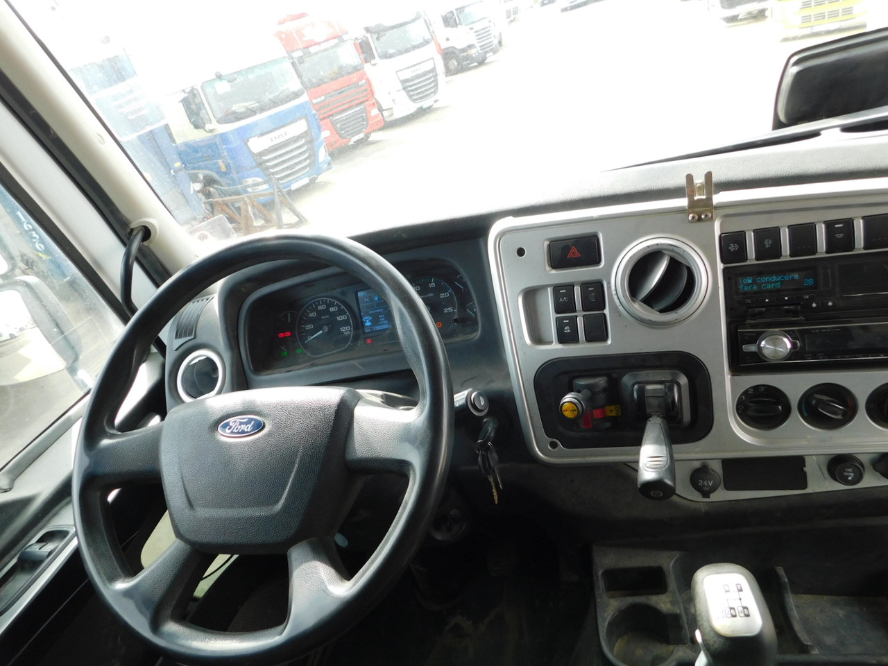 Ford 4142d 8x4 dcab e6 16s2230 - Camión volquete: foto 5 Ford 4142d 8x4 dcab e6 16s2230 - Camión volquete: foto 5
