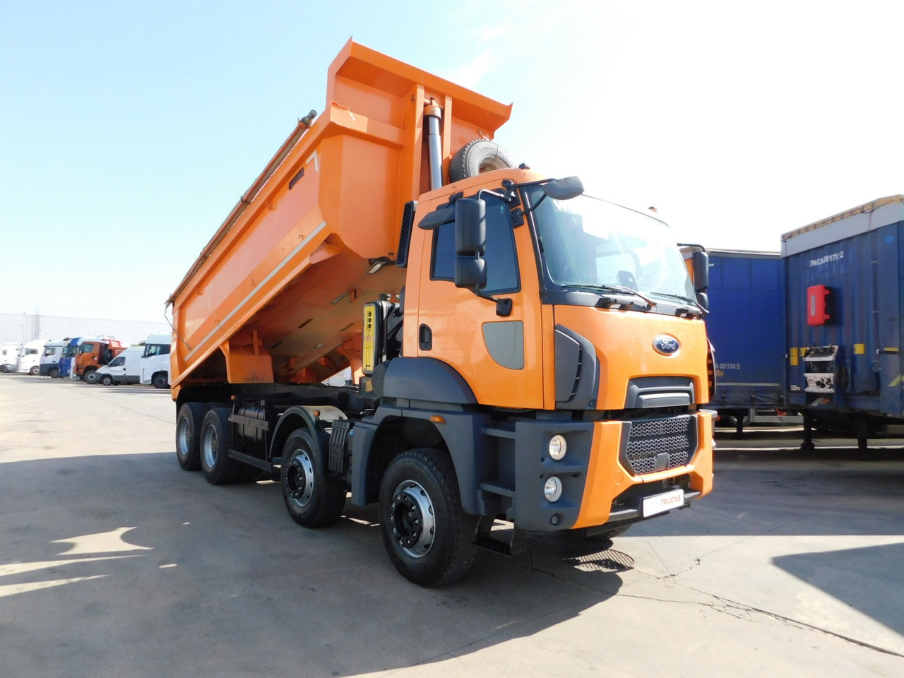 Ford 4142d 8x4 dcab e6 16s2230 - Camión volquete: foto 2 Ford 4142d 8x4 dcab e6 16s2230 - Camión volquete: foto 2