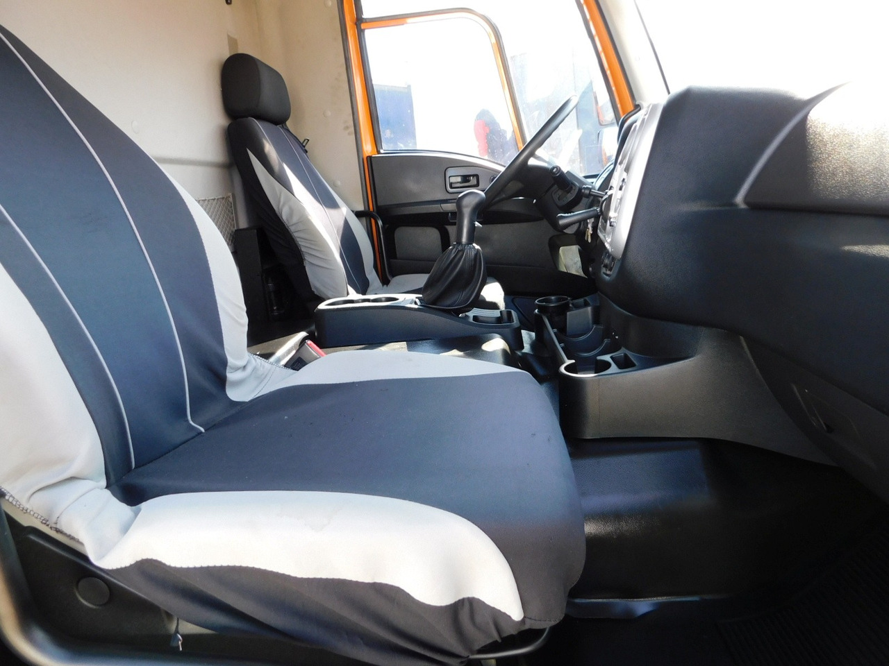 Ford 4142d 8x4 dcab e6 16s2230 - Camión volquete: foto 5 Ford 4142d 8x4 dcab e6 16s2230 - Camión volquete: foto 5