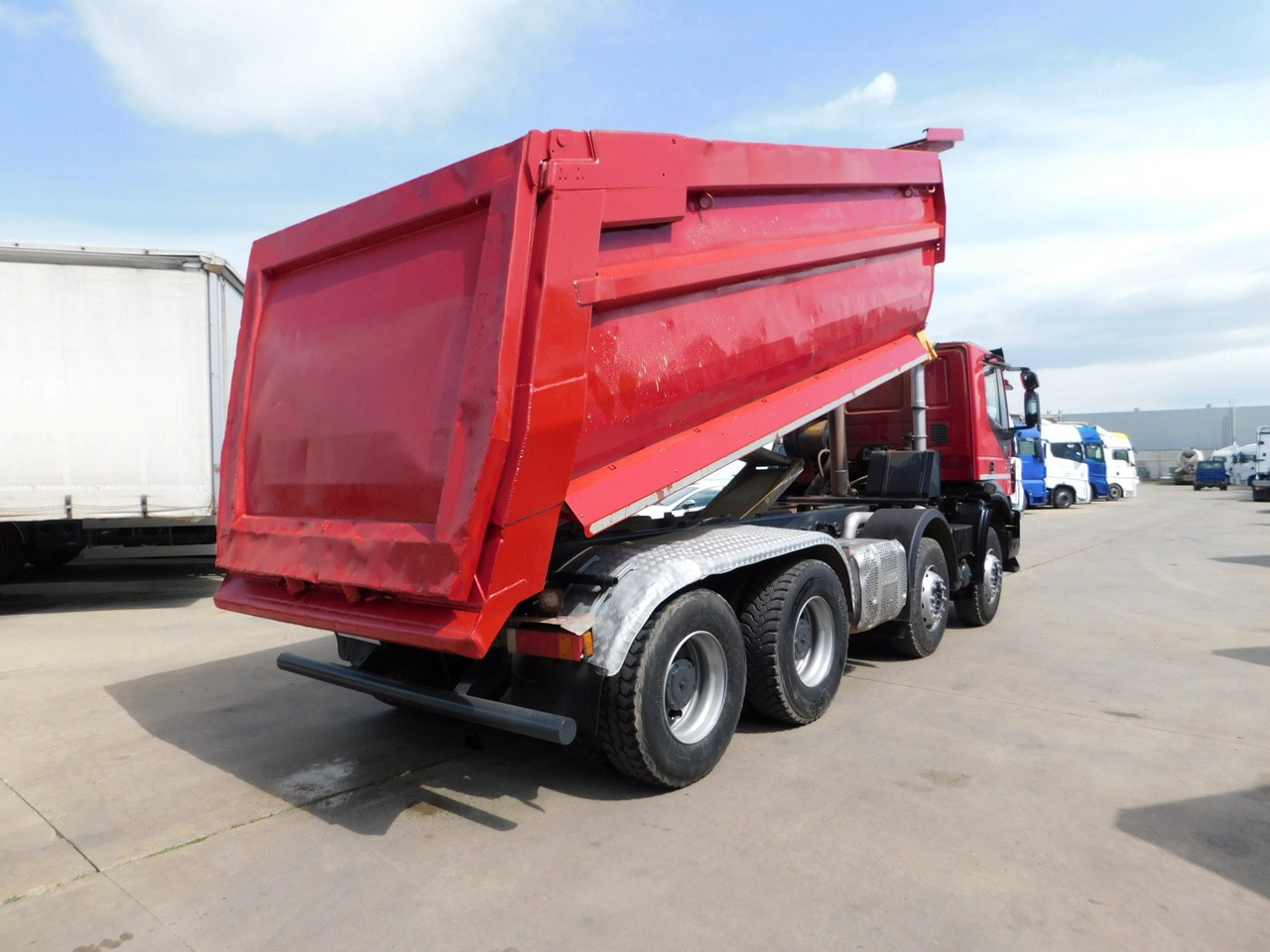 Iveco Trakker 450 - Camión volquete: foto 3 Iveco Trakker 450 - Camión volquete: foto 3