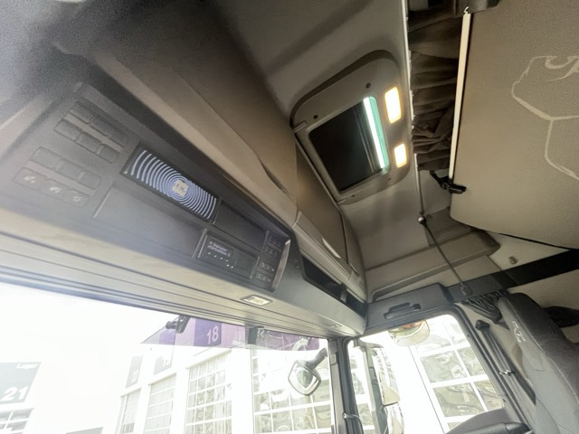 MAN TGX 26.470 6x2-4 LL Euro6 Intarder AHK Luftfeder - Camión portacontenedore/ Intercambiable: foto 2 MAN TGX 26.470 6x2-4 LL Euro6 Intarder AHK Luftfeder - Camión portacontenedore/ Intercambiable: foto 2