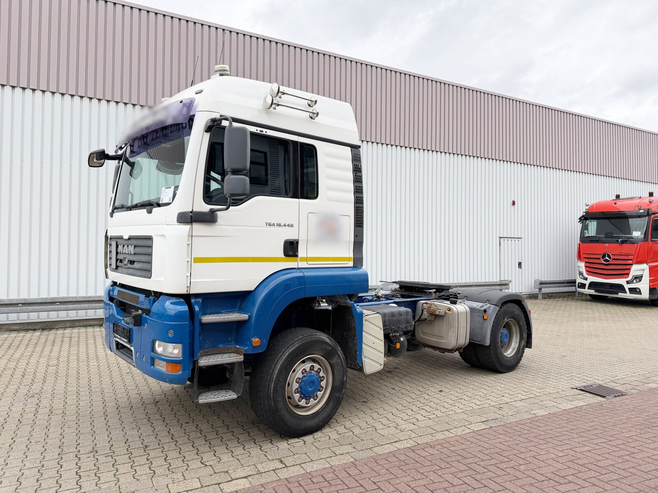 MAN TGA 18.440 4x4 BL TGA 18.440 4x4 BL, Hydraulik - Cabeza tractora: foto 1 MAN TGA 18.440 4x4 BL TGA 18.440 4x4 BL, Hydraulik - Cabeza tractora: foto 1